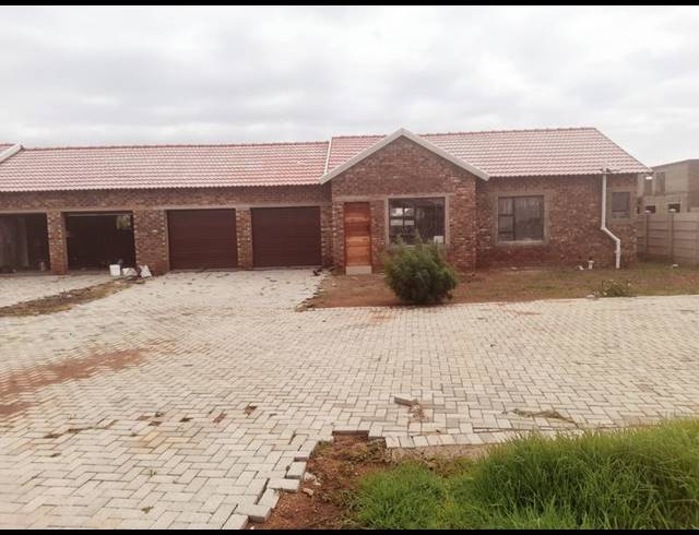0 BEDROOM TOWNHOUSE FOR SALE IN RIVERSDALE